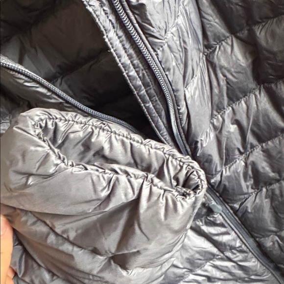 32 Degrees Heat Size Medium Women’s Gray Puffer Jacket with Hood Winter Coat - Picture 5 of 5